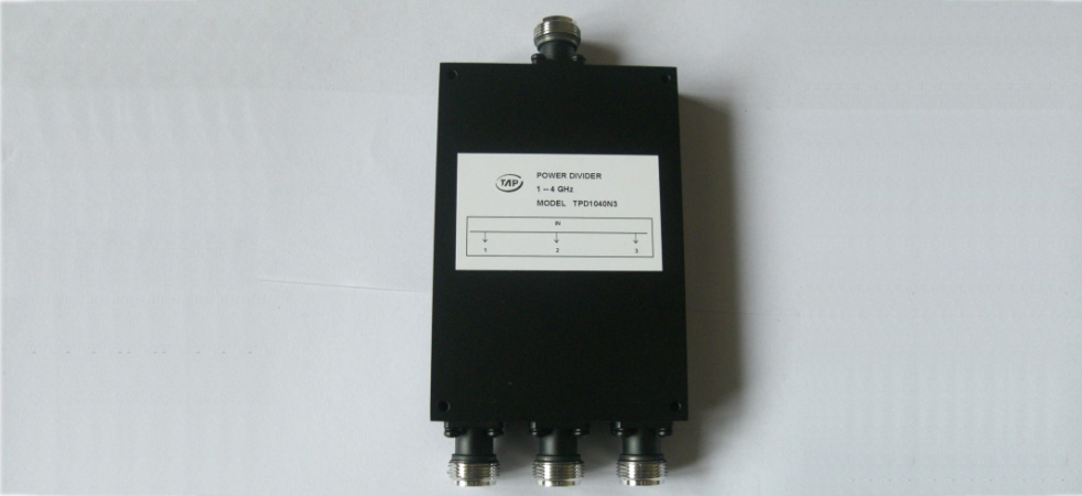 TPD1040N3 1-4GHz 3 way power divider