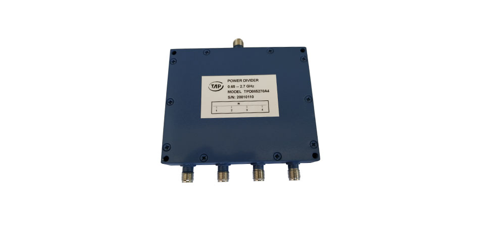 TPD065270A4 0.65-2.7GHz  way Power Divider