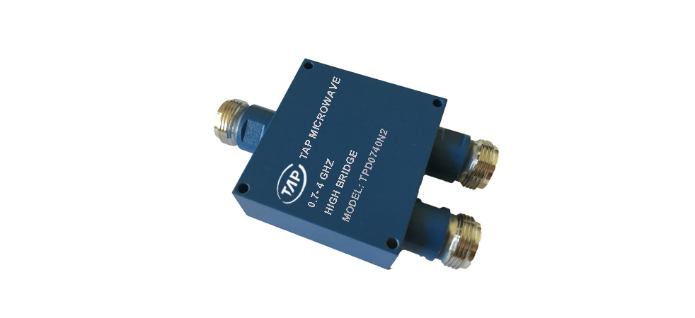 TPD0740N2 0.7-4GHz 2 way Power Divider